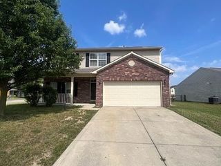 Foreclosed Home - 7409 MOSAIC DR, 46221