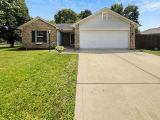 Foreclosed Home - 5553 ALCOTT LN, 46221