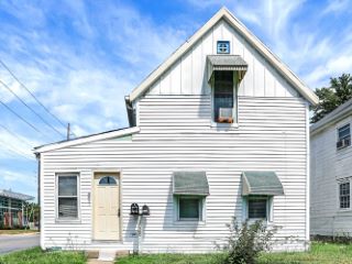 Foreclosed Home - 2028 WILCOX ST, 46222
