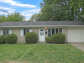 Foreclosed Home - 5920 PENWAY ST, 46224