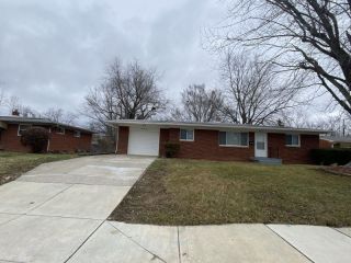 Foreclosed Home - 5612 E 40TH ST, 46226
