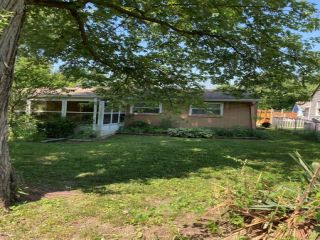 Foreclosed Home - 4002 N IRWIN AVE, 46226