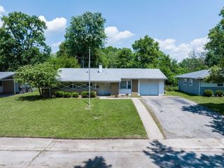 Foreclosed Home - 5606 MARILYN RD, 46226