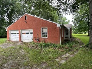 Foreclosed Home - 4121 GLENCAIRN LN, 46226