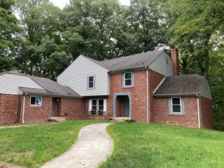 Foreclosed Home - 5533 OVERBROOK CIR, 46226
