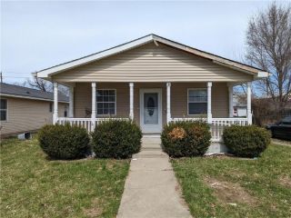 Foreclosed Home - 1616 EDGECOMBE AVE, 46227