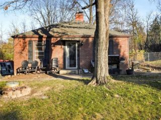 Foreclosed Home - 3403 S DELAWARE ST, 46227