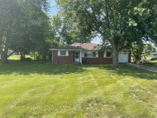 Foreclosed Home - 2921 E DUDLEY AVE, 46227