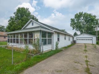 Foreclosed Home - 1124 STANDISH AVE, 46227