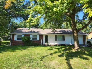 Foreclosed Home - 2032 FAIRHAVEN DR, 46229