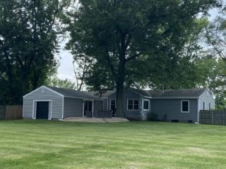 Foreclosed Home - 2482 N COUNTY ROAD 1000 E, 46234