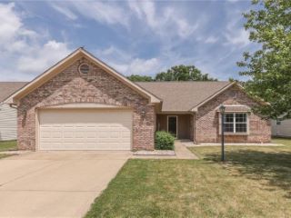 Foreclosed Home - 6354 WHITAKER FARMS DR, 46237