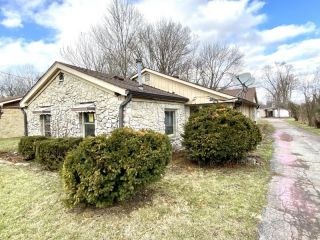 Foreclosed Home - 7416 E THOMPSON RD, 46239