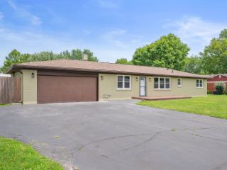Foreclosed Home - 3501 S SADLIER DR, 46239