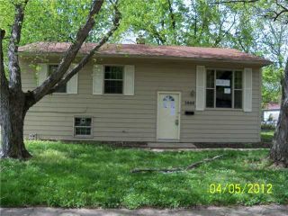 Foreclosed Home - 3908 N LAWNDALE AVE, 46254