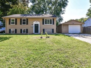 Foreclosed Home - 5709 WINDMILL DR, 46254