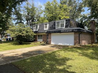 Foreclosed Home - 1232 HOOVER LN, 46260