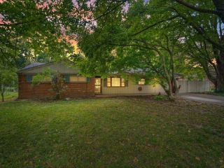 Foreclosed Home - 10372 VALLEY RD, 46280
