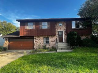 Foreclosed Home - 14430 DRAGUS DR, 46303
