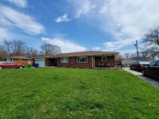 Foreclosed Home - 1114 PENNY LN # 1116, 46304
