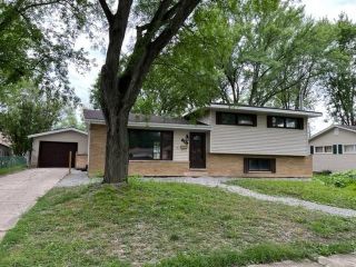 Foreclosed Home - 241 MARIMAR CT, 46307