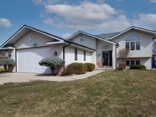 Foreclosed Home - 1342 CORNING DR, 46307
