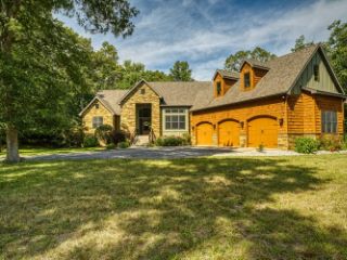 Foreclosed Home - 8468 OLD OAK DR, 46310
