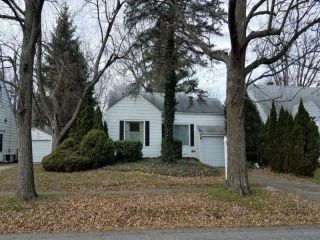 Foreclosed Home - 8408 WHITE OAK AVE, 46321