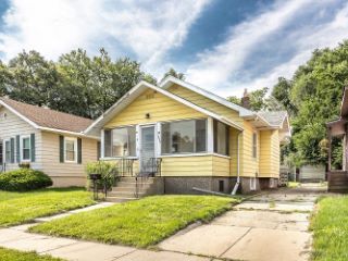 Foreclosed Home - 3038 CLEVELAND ST, 46323