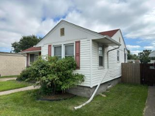 Foreclosed Home - 3220 165TH ST, 46323