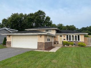 Foreclosed Home - 1510 SWIFT ST, 46342