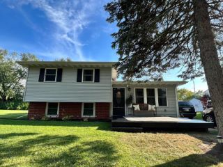 Foreclosed Home - 1055 W 10TH PL, 46342