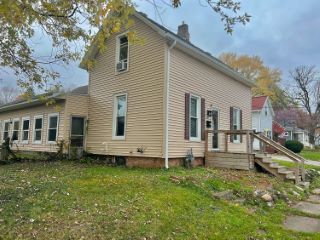 Foreclosed Home - 304 COLFAX AVE, 46350