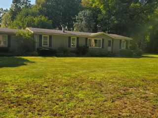 Foreclosed Home - 1990 N 150 E, 46350