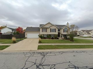 Foreclosed Home - 17654 BROOKWOOD DR, 46356