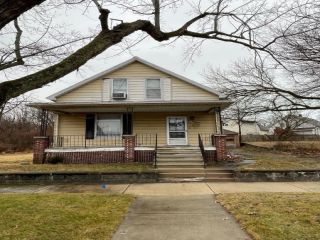 Foreclosed Home - 215 GRANT AVE, 46360