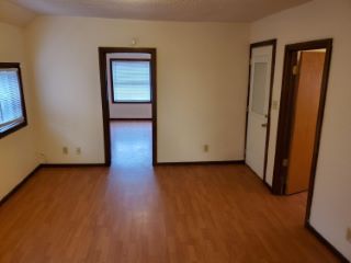 Foreclosed Home - 731 W 4TH ST, 46360