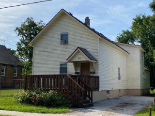 Foreclosed Home - 1006 W 8TH ST, 46360