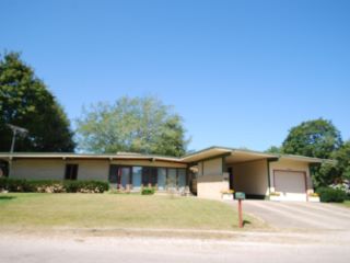 Foreclosed Home - 2801 MAPLE ST, 46360