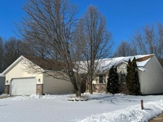 Foreclosed Home - 6630 HAWTHORNE AVE, 46368
