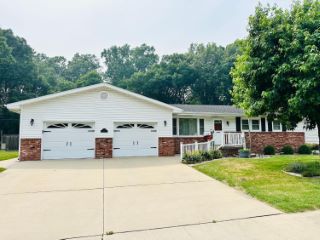 Foreclosed Home - 2150 PENNSYLVANIA ST, 46368