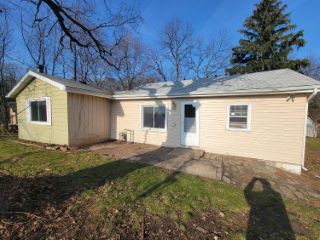 Foreclosed Home - 3803 E STATE ROAD 2, 46371