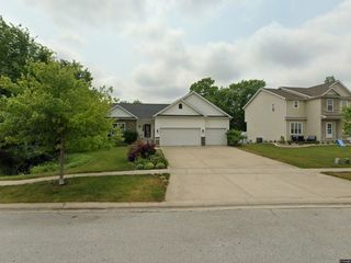 Foreclosed Home - 882 LONDON LN, 46383