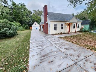 Foreclosed Home - 1111 N WARREN ST, 46403