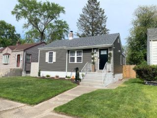 Foreclosed Home - 355 KING ST, 46406