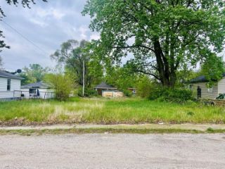 Foreclosed Home - 736 CLARK RD # 742, 46406