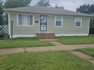 Foreclosed Home - 811 E 15TH AVE, 46407