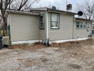 Foreclosed Home - 4852 CLEVELAND ST, 46408