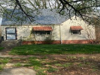 Foreclosed Home - 4427 PENNSYLVANIA ST, 46409