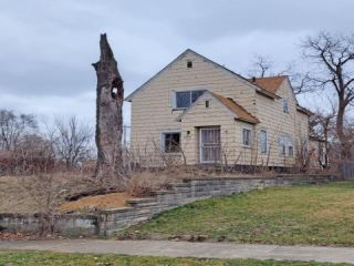 Foreclosed Home - 4373 PENNSYLVANIA ST, 46409